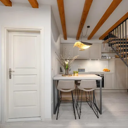 Piazzetta Premium In Old Town Poreč